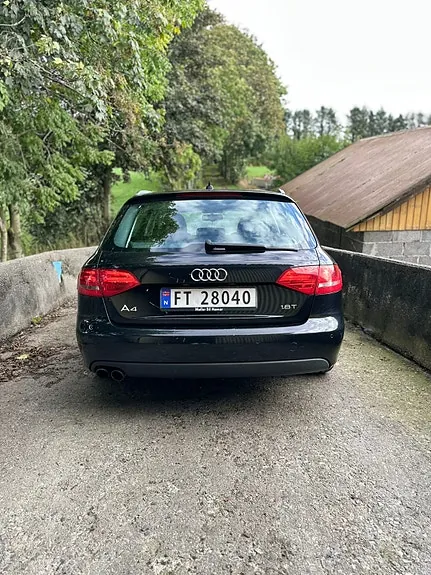 Audi A4 2009 photo 4