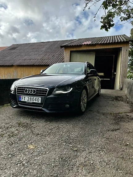 Audi A4 2009 photo 2