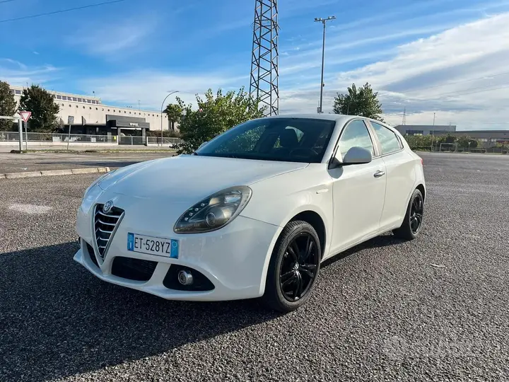 Alfa Romeo Giulietta 2013 photo 3