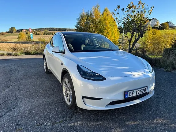 Tesla Model Y 2022 photo 2