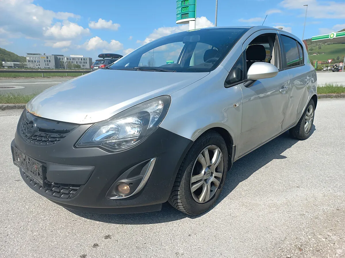 Opel Corsa 2015 photo 2