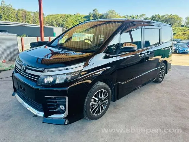 Toyota Voxy Zs 2016 photo 2