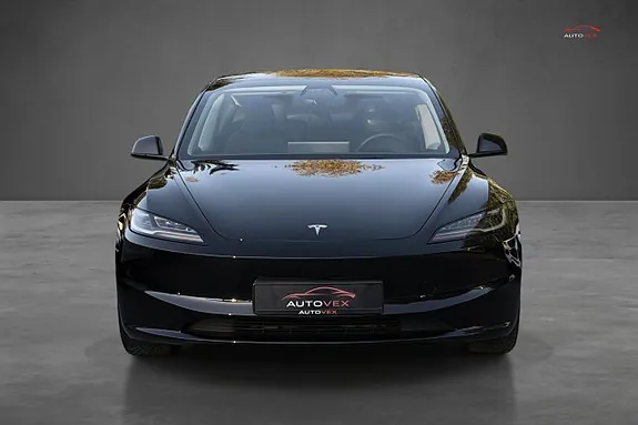 Tesla Model 3 2025 photo 2