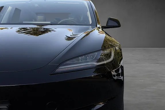 Tesla Model 3 2025 photo 4
