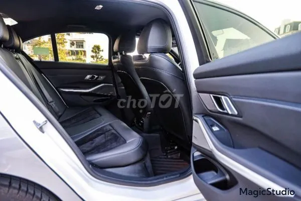 BMW 3 Series 2024 photo 4