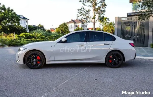 BMW 3 Series 2024 photo 2