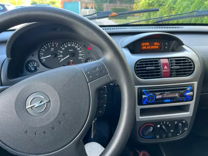 Opel Corsa 2005 photo 2