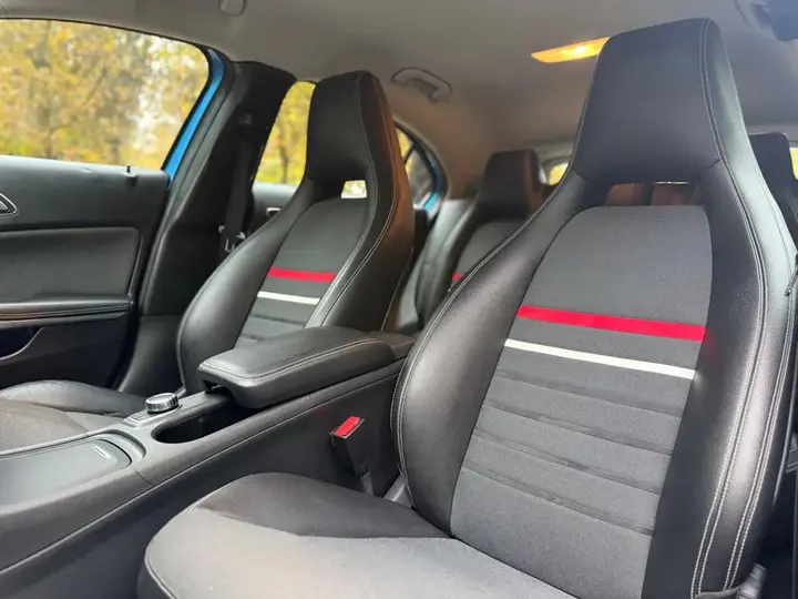 Mercedes-Benz A-Class 2015 photo 3