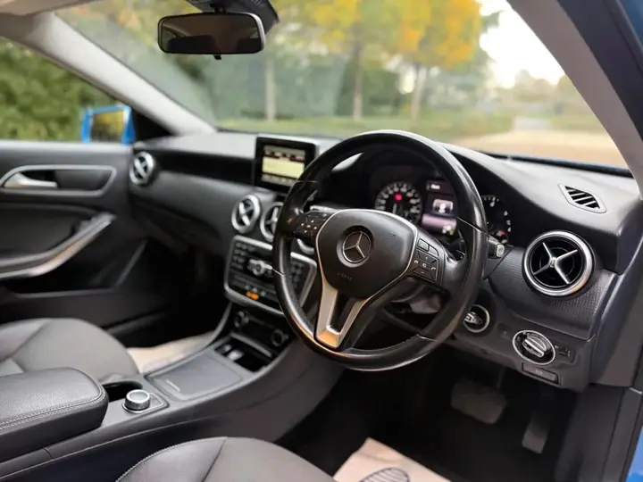 Mercedes-Benz A-Class 2015 photo 2