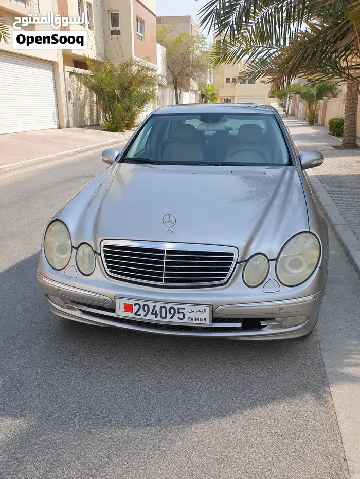 Mercedes-Benz E-Class 2005 photo 2