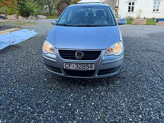 Volkswagen Polo 2006 photo 2