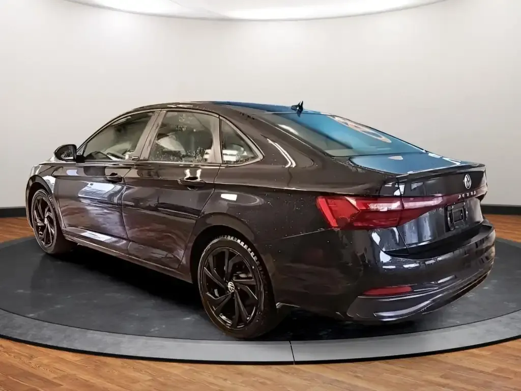 Volkswagen Jetta 2025 photo 2