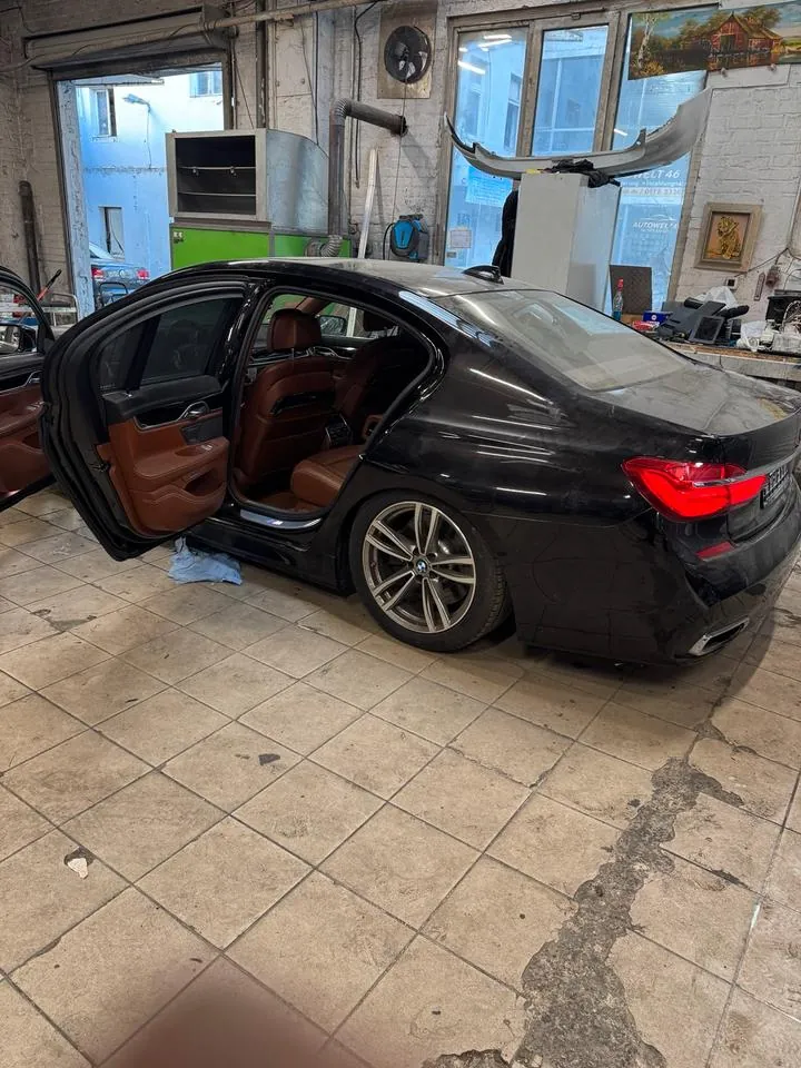 BMW 750I