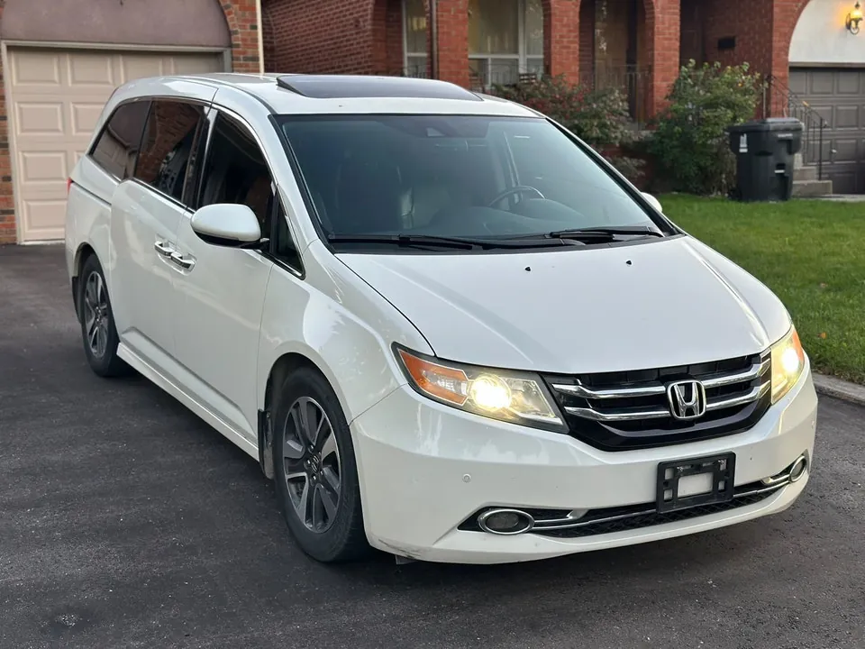 Honda Odyssey 2014 photo 2