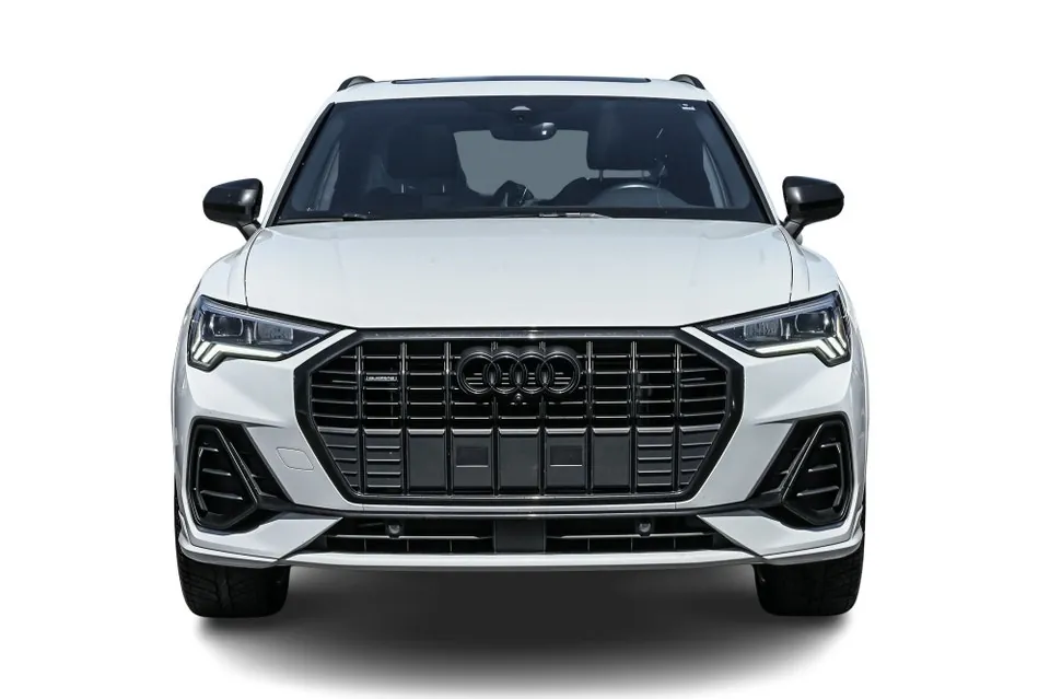 Audi Q3 2023 photo 2