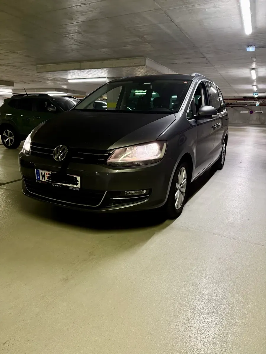 Volkswagen Sharan 2011 photo 2