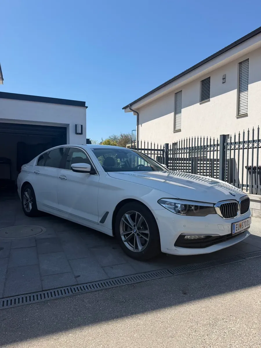 BMW 5 Series 2017 photo 2