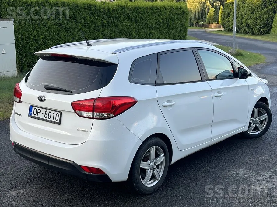Kia Carens 2015 photo 4