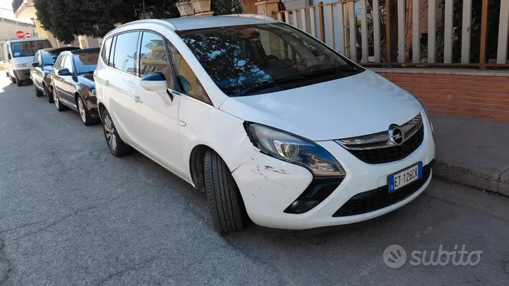 Opel Zafira 2013 photo 2