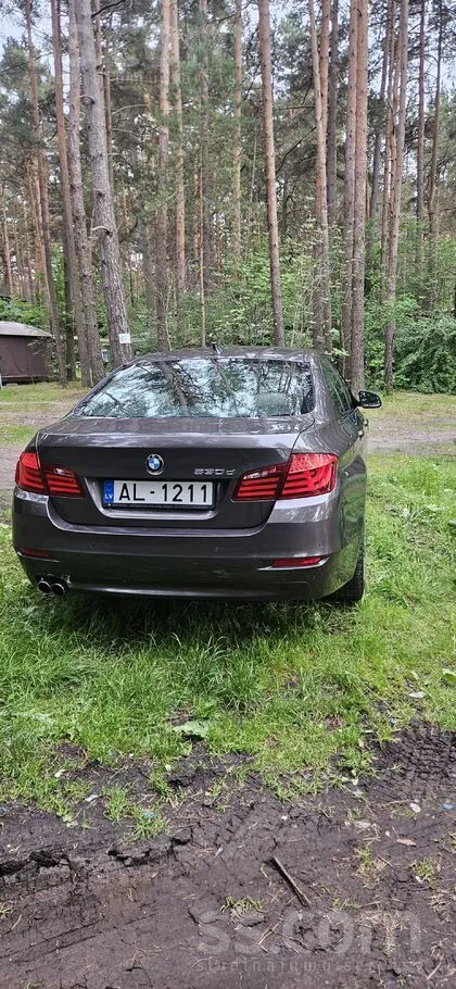 BMW 530 2011 photo 2