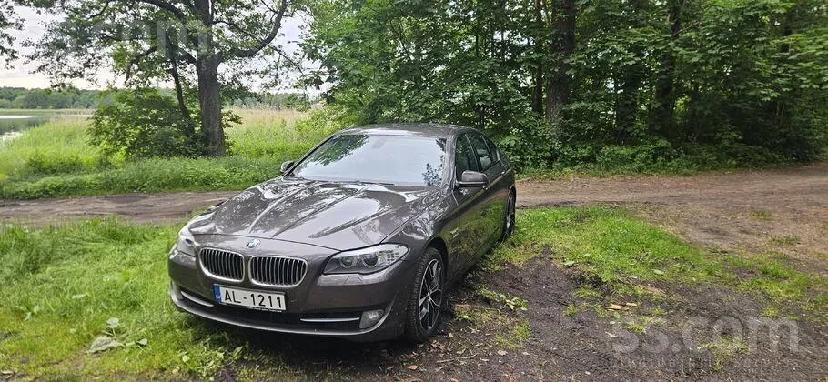 BMW 530 2011 photo 4