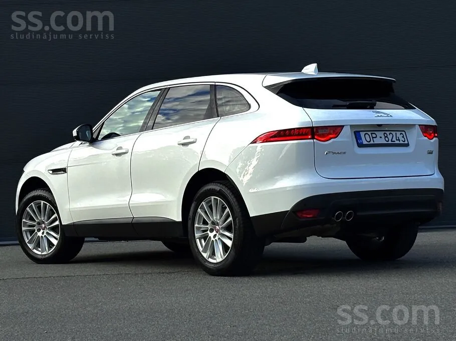 Jaguar F-Pace 2017 photo 5