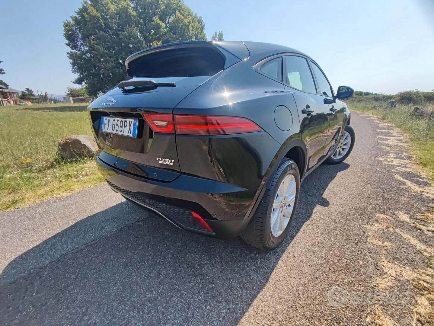 Jaguar E-Pace 2019 photo 4