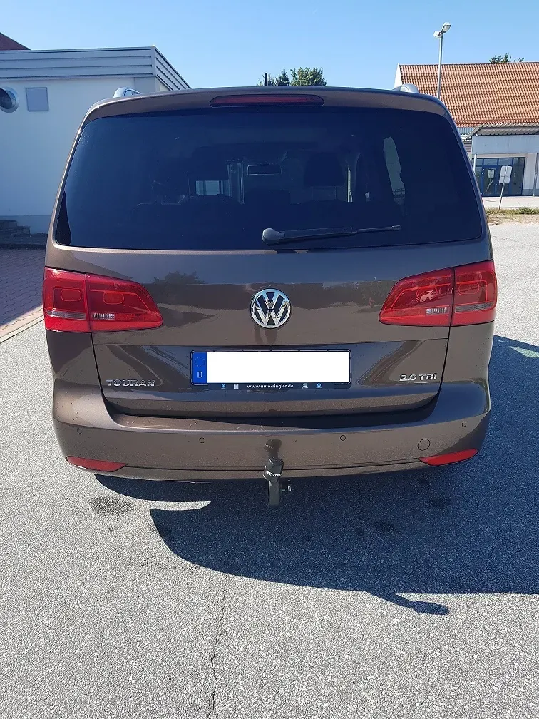 Volkswagen Touran 2011 photo 3