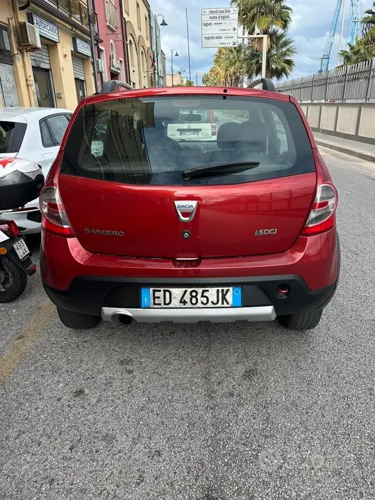 Dacia Sandero 2010 photo 2
