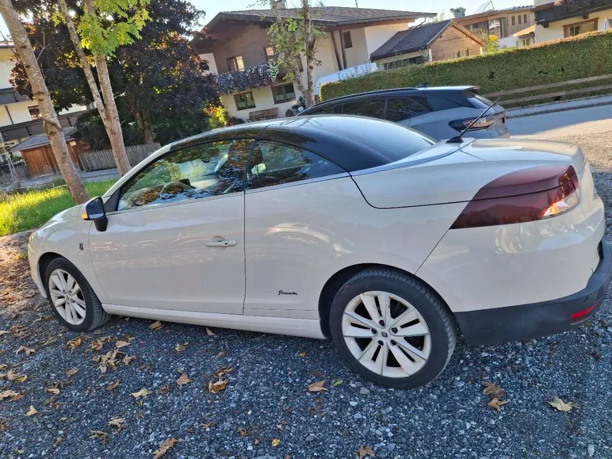 Renault Mégane 2012 photo 2