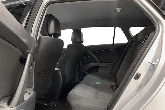 Toyota Avensis 2010 photo 4