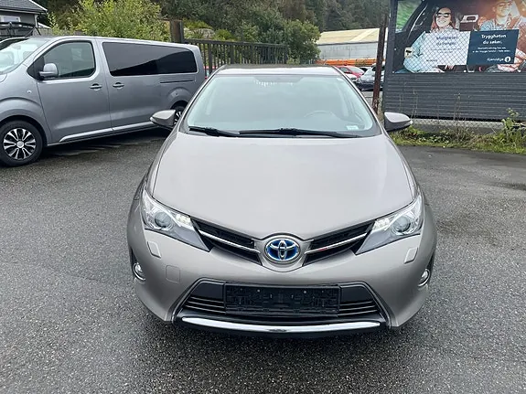 Toyota Auris 2015 photo 2