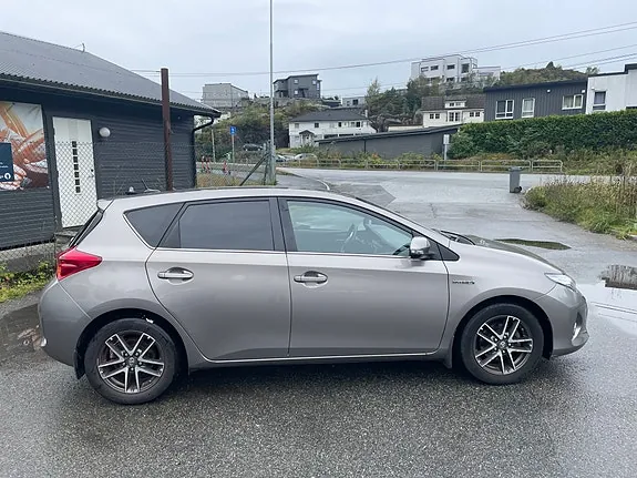 Toyota Auris 2015 photo 4