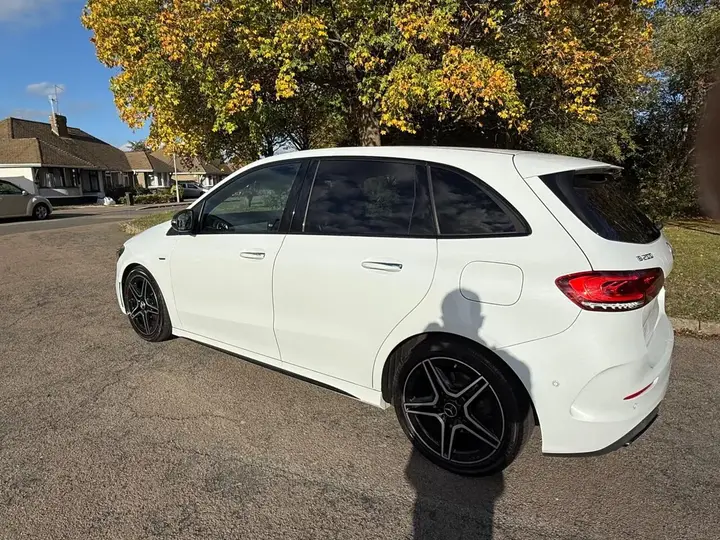 Mercedes-Benz B-Class 2022 photo 2