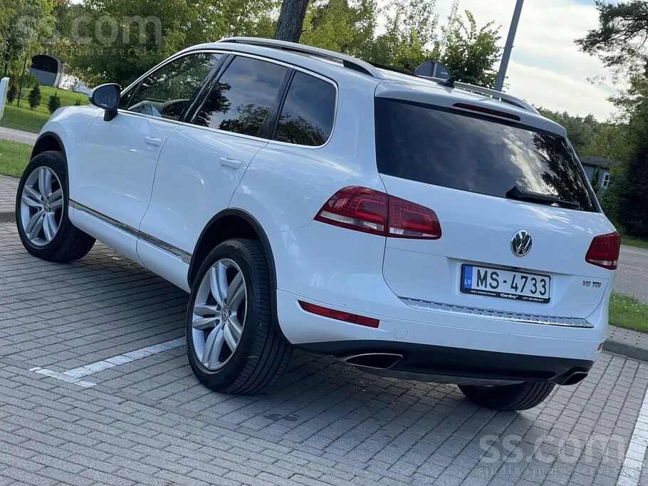 Volkswagen Touareg 2012 photo 2