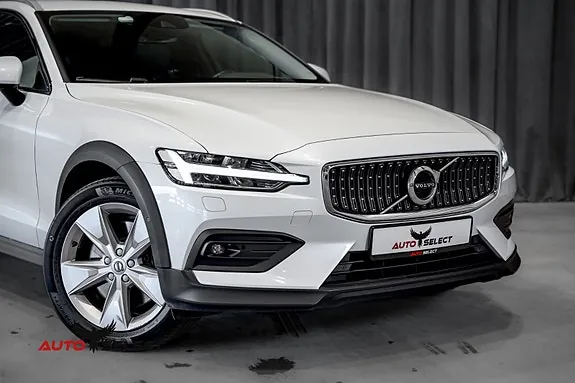 Volvo V60 Cross Country 2020 photo 2