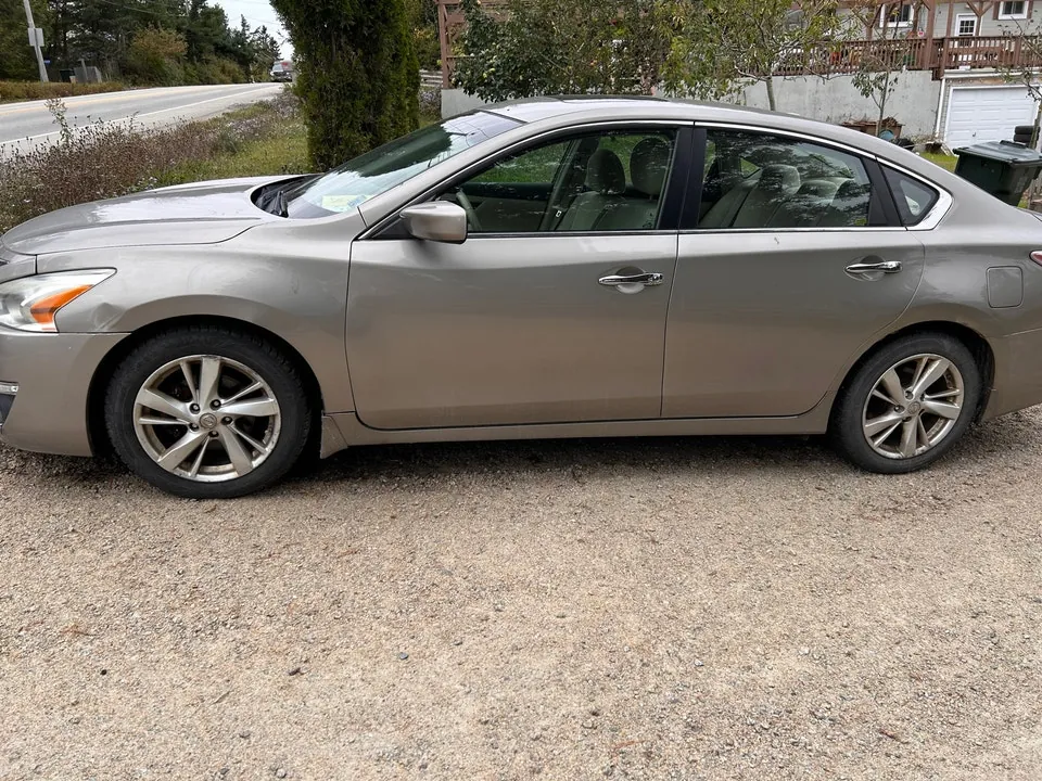 Nissan Altima 2013 photo 2