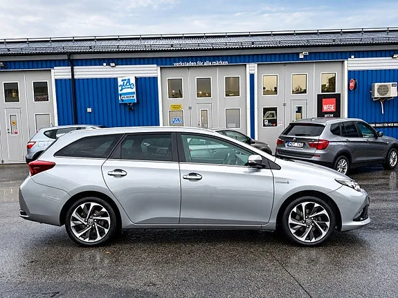 Toyota Auris 2015 photo 4