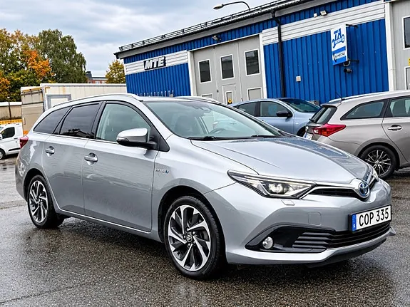 Toyota Auris 2015 photo 2