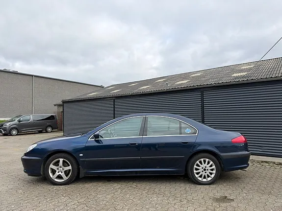 Peugeot 607