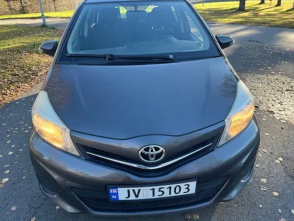 Toyota Yaris 2012 photo 3
