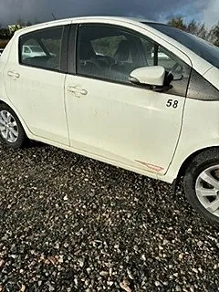 Toyota Yaris 2012 photo 2