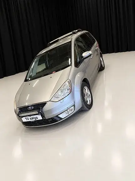 Ford Galaxy 2010 photo 4