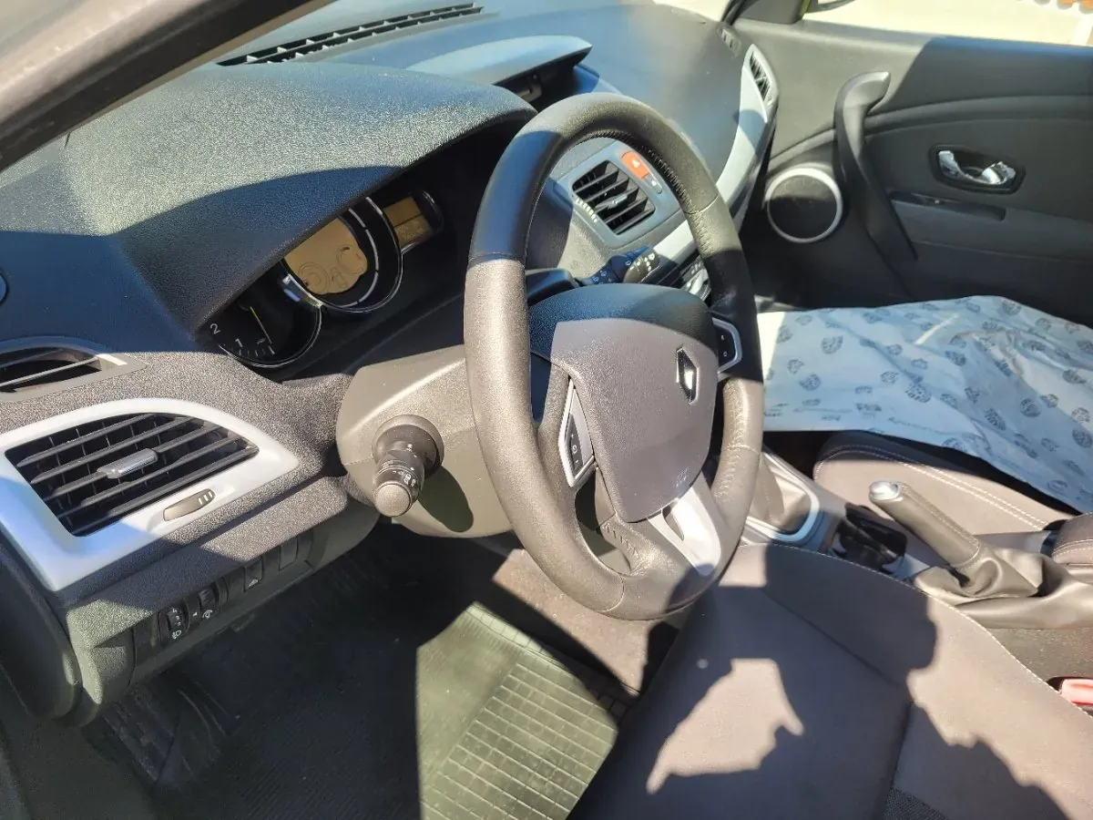 Renault Megane 2011 photo 3
