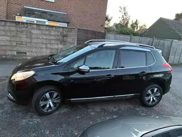 Peugeot 2008 Allure 2015 photo 4