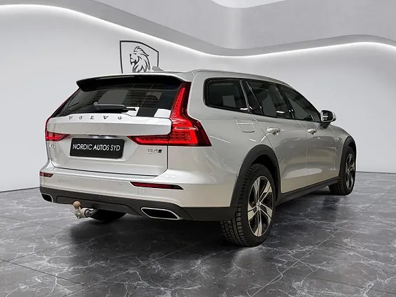 Volvo V60 Cross Country 2022 photo 5