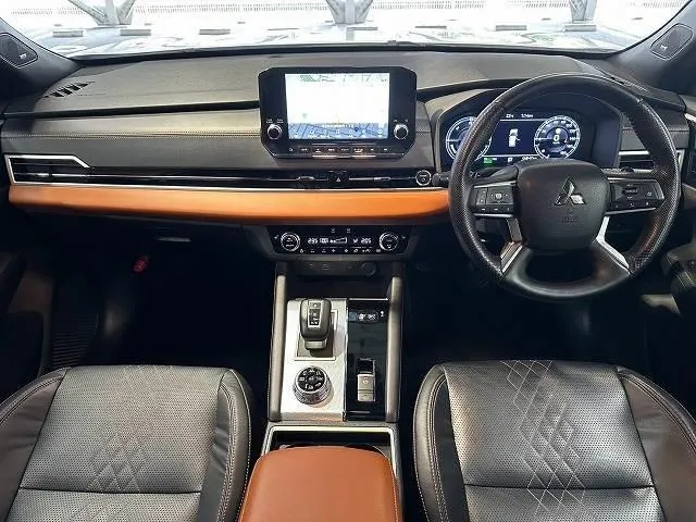 Mitsubishi Outlander 2022 photo 2