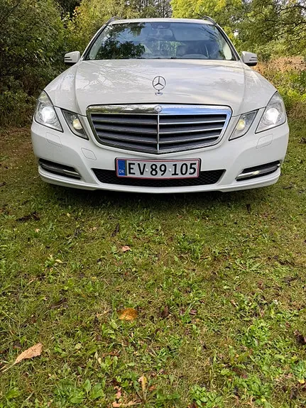 Mercedes-Benz E-Class 2012 photo 4