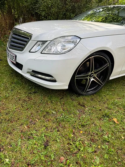 Mercedes-Benz E-Class 2012 photo 2