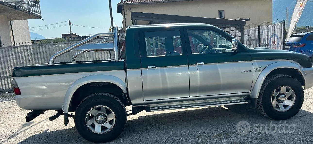 Mitsubishi L200 2002 photo 2